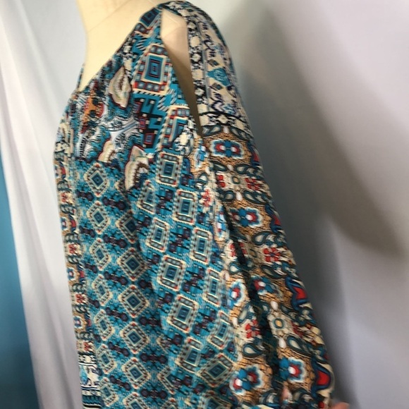 BCX Womens Slit Sleeve Floral Blouse 3/4 Sleeve Keyhole Neck Bohemian - Picture 4 of 9